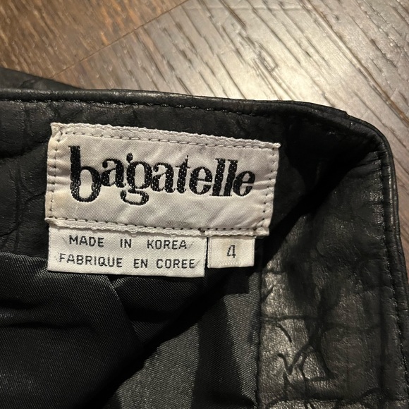 Vintage Designer Leather/ Snake Skin Print Black Midi Skirt Size 4 - Picture 10 of 10